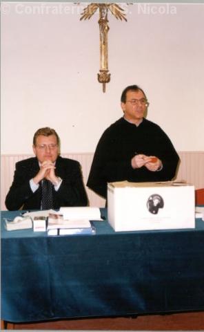 Padre Bruno Silvestrini da indicazioni come eleggere gli officiali della Confraternita