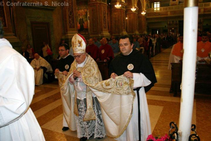 2010 - Sua Eccellenza Monsignor Scanavino presiede i Vespri