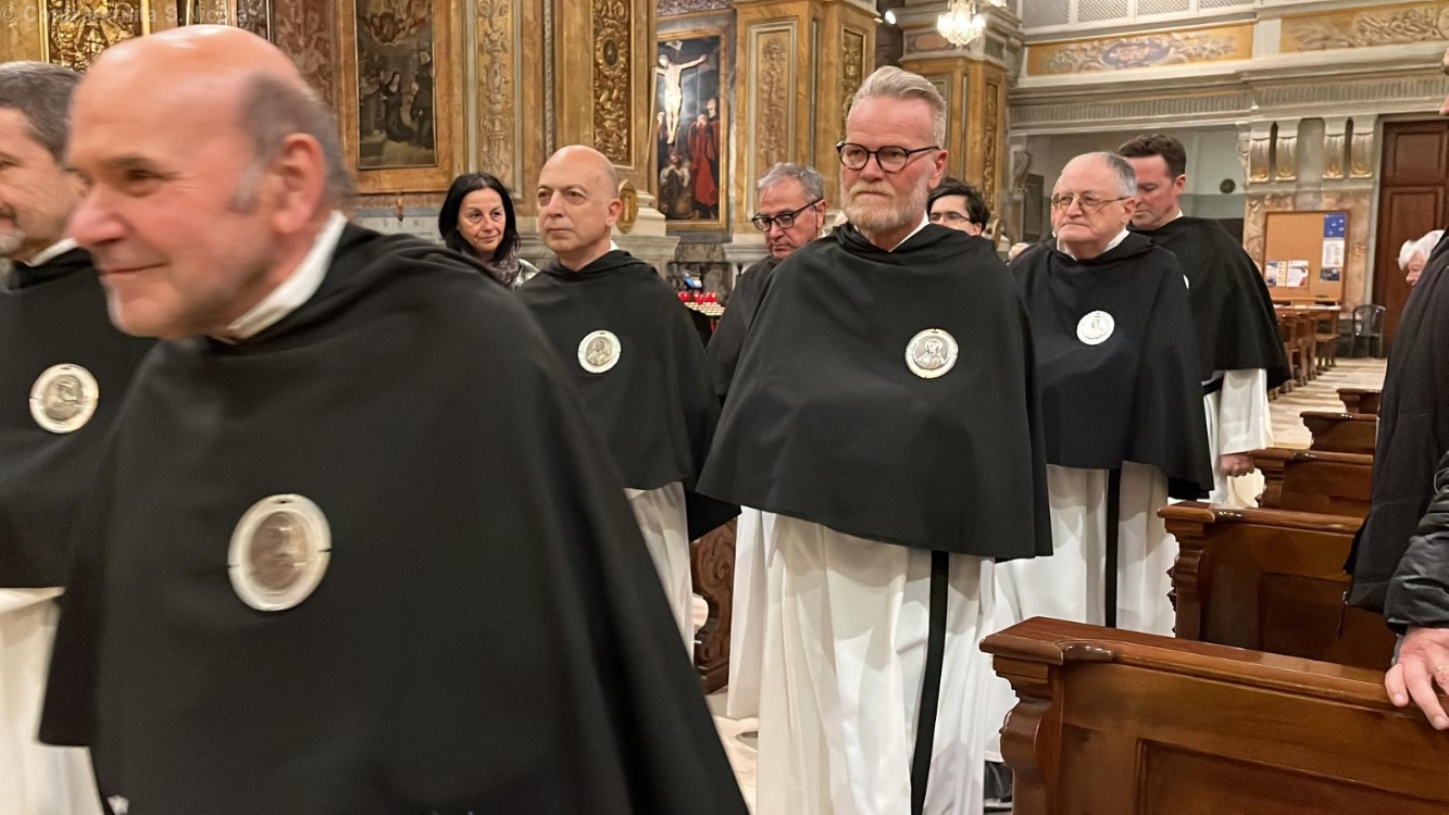 2025 - Processione di ingresso la Confraternita festeggia i suoi 25 anni