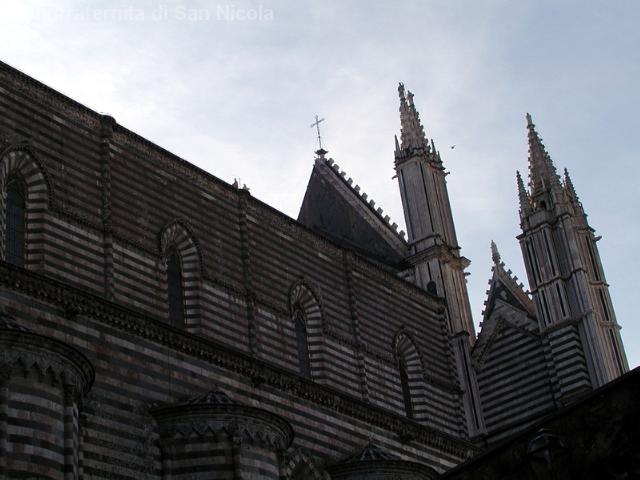 Un laterale del Duomo di Orvieto