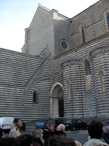 Ingresso laterale del Duomo