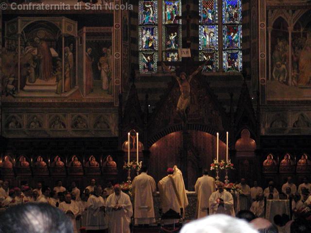 Incensazione dell'altare