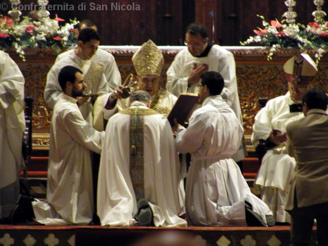 Unsione del capo con il sacro crisma