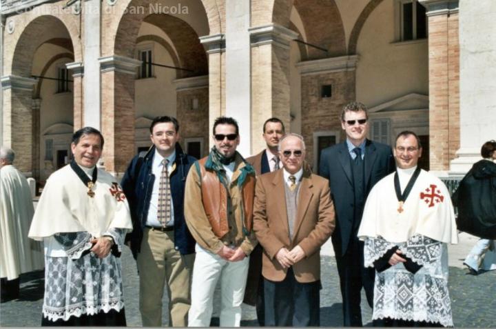 A Padre Bruno Silvestrini gli viene conferito il titolo di Cavaliere dell'Ordine Equestre del Santo Sepolcro di Gerusalemme.