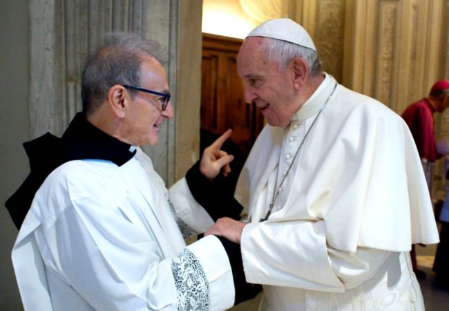 Padre Bruno Silvestrini nuovo custode del Sacrario Apostolico in Vaticano con il Santo Padre.