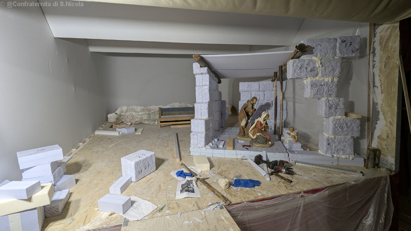 Allestimento nuovo presepe