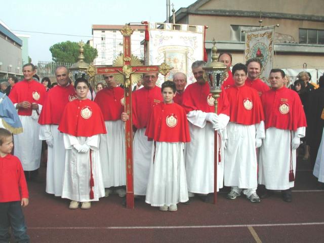 Confraternite di Tolentino in attesa dell'arrivo del Santo