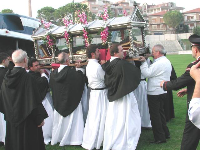 La Confraternita trasborda San Nicola