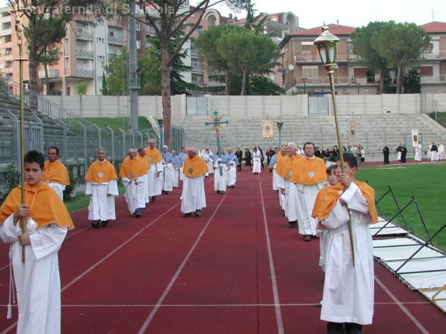 In processione verso la Basilica