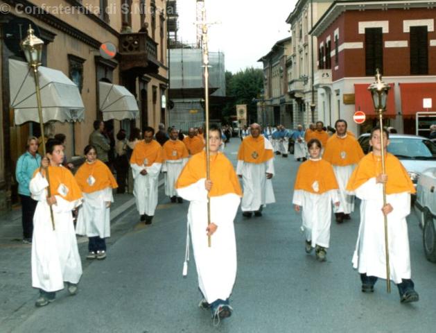 In processione verso la Basilica