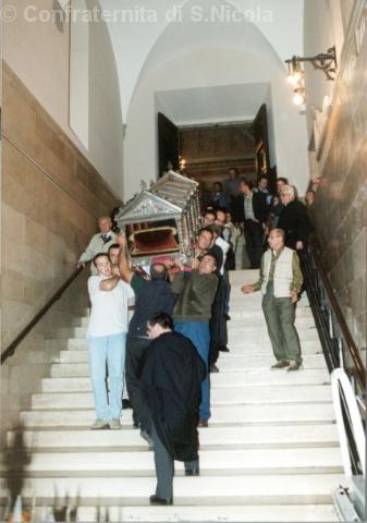 L'urna con il Santo viene riposta in cripta