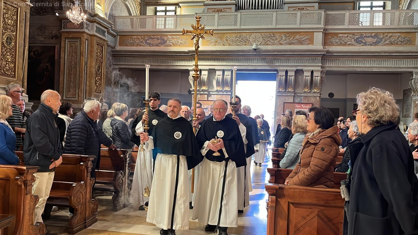 Entrata in Basilica in processione