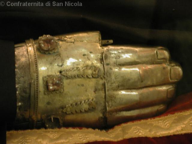 Particolare della mano sinistra