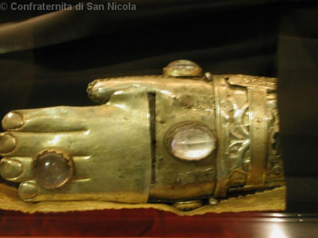 Particolare della mano destra