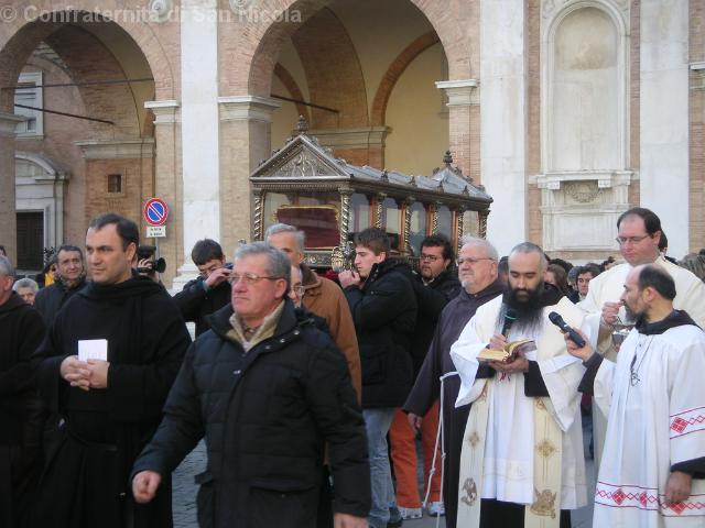 San Nicola nella piazza di Loreto